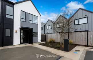 10 Raeble Walkington Lane, Wallaceville