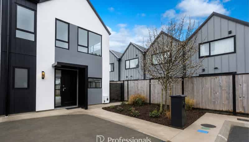 10 Raeble Walkington Lane, Wallaceville