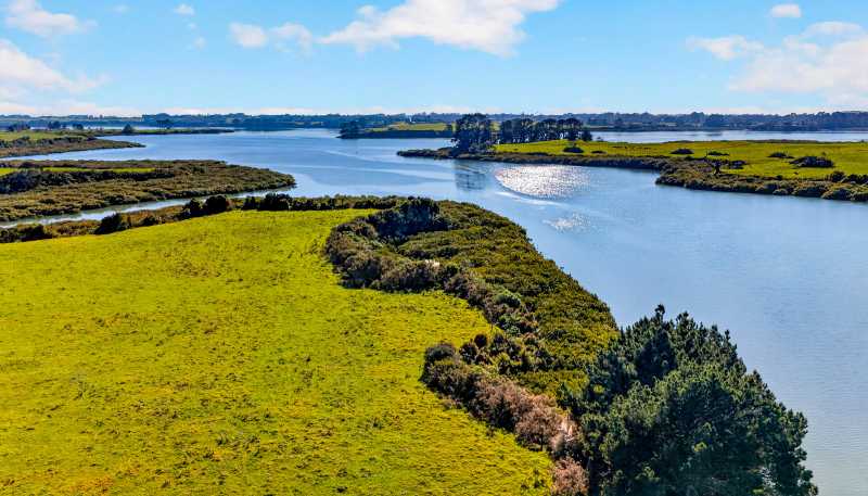 251, 256 a Glenbrook Beach Road, Glenbrook