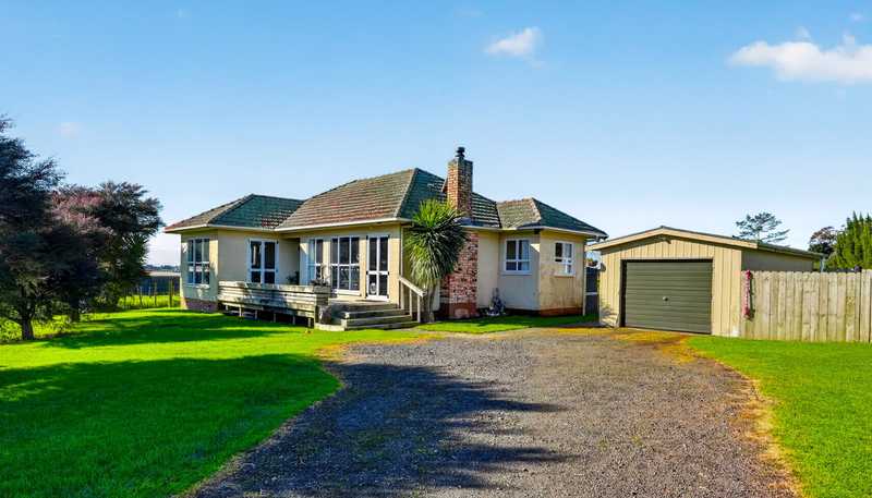 251, 256 a Glenbrook Beach Road, Glenbrook