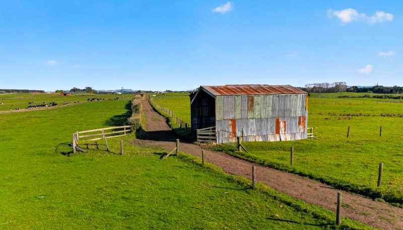 251, 256 a Glenbrook Beach Road, Glenbrook
