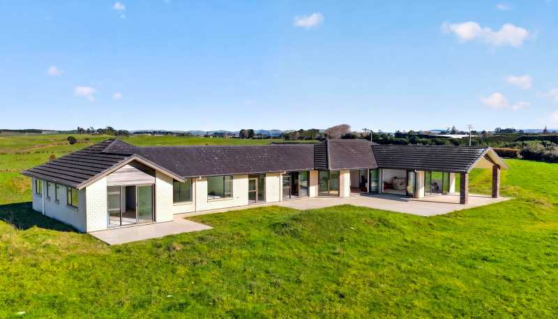 251, 256 a Glenbrook Beach Road, Glenbrook