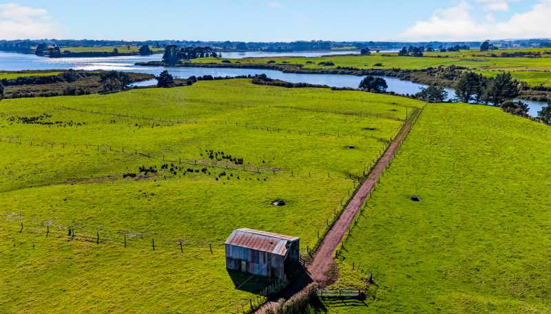251, 256 a Glenbrook Beach Road, Glenbrook