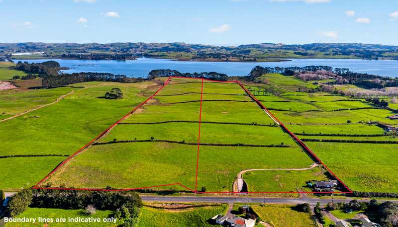 251, 256 a Glenbrook Beach Road, Glenbrook