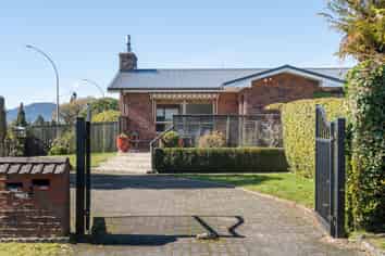 2 Batten Street, Glenholme