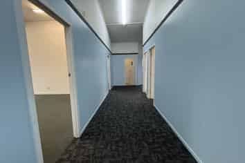 Manurewa Office with 5 Carparks | 265m2