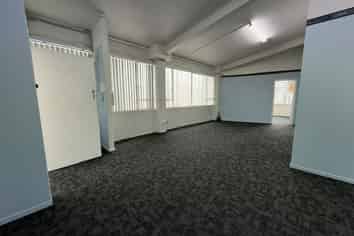 Manurewa Office with 5 Carparks | 265m2