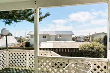 1116 Papamoa Beach Road, Papamoa