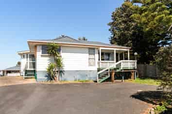 1116 Papamoa Beach Road, Papamoa