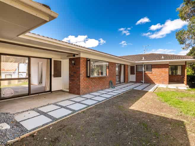 176 Sturges Road, Henderson