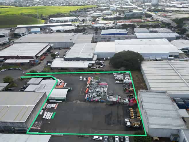 5,612sqm Secure Yard - Ability to Split