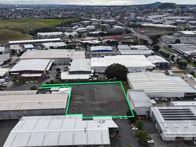 5,612sqm Secure Yard - Ability to Split
