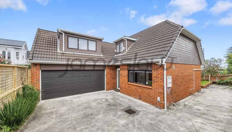 2/119 Saint Andrews Road, Epsom