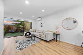 5/9 Flanshaw Road, Te Atatu South