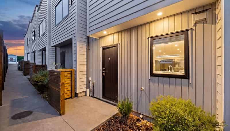 5/9 Flanshaw Road, Te Atatu South