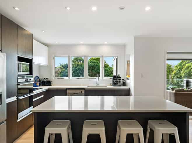 24 Robley Crescent, Glendowie