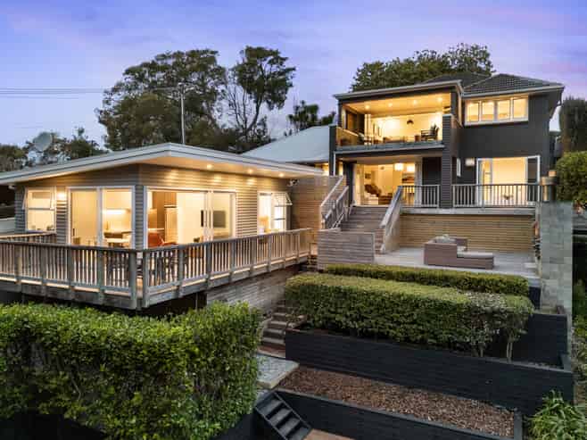 24 Robley Crescent, Glendowie