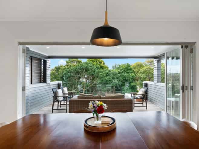 24 Robley Crescent, Glendowie