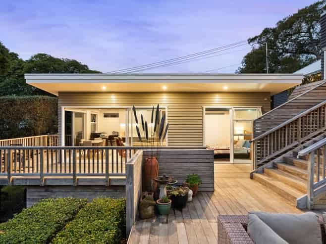 24 Robley Crescent, Glendowie