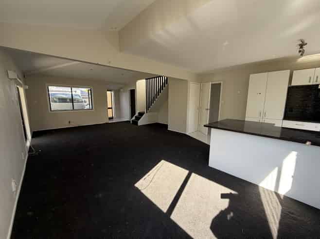 82b  Panorama Road, Mount Wellington