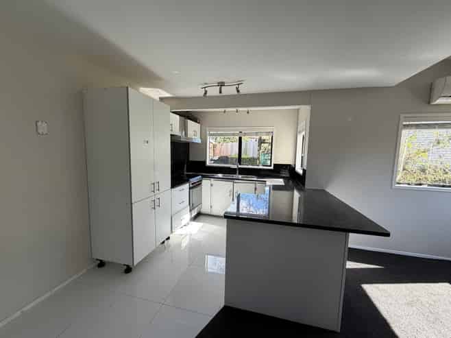 82b  Panorama Road, Mount Wellington