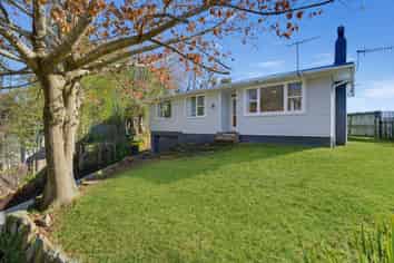 83 Sunset Road, Mangakakahi