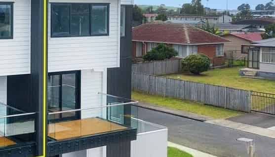 9A Doughty Place, Otara