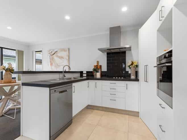 8 Himalayan Close, Judea