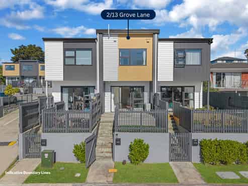 2/13 Grove Lane, Pakuranga Heights