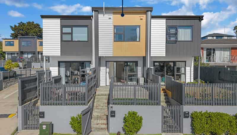 2/13 Grove Lane, Pakuranga Heights