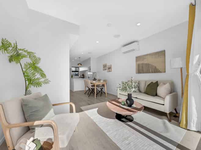 2/13 Grove Lane, Pakuranga Heights