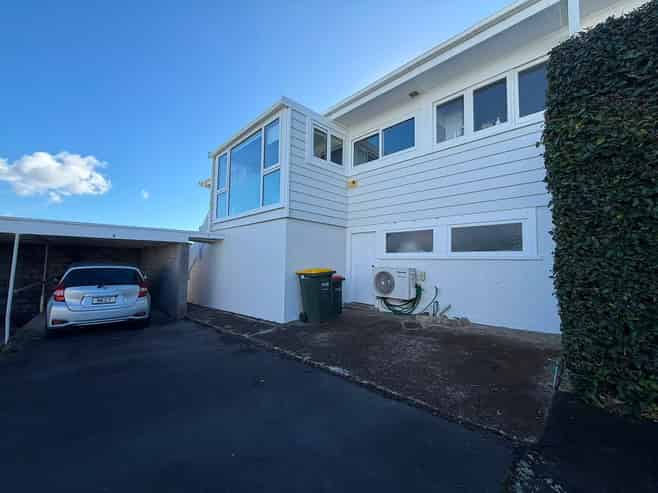 4/7 Lydia Avenue, Northcote