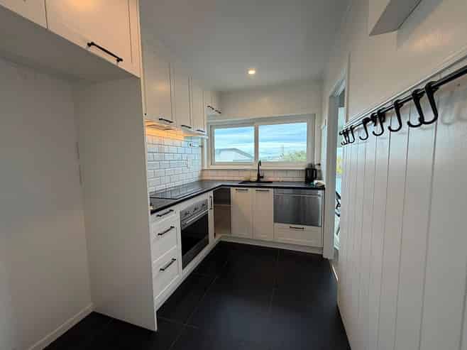 4/7 Lydia Avenue, Northcote