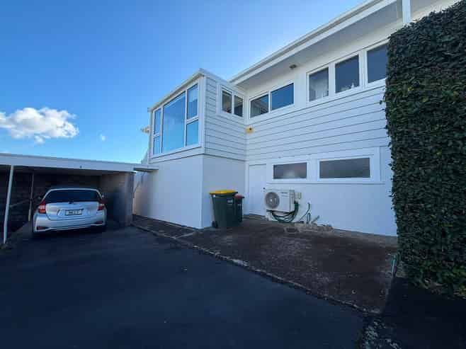 4/7 Lydia Avenue, Northcote