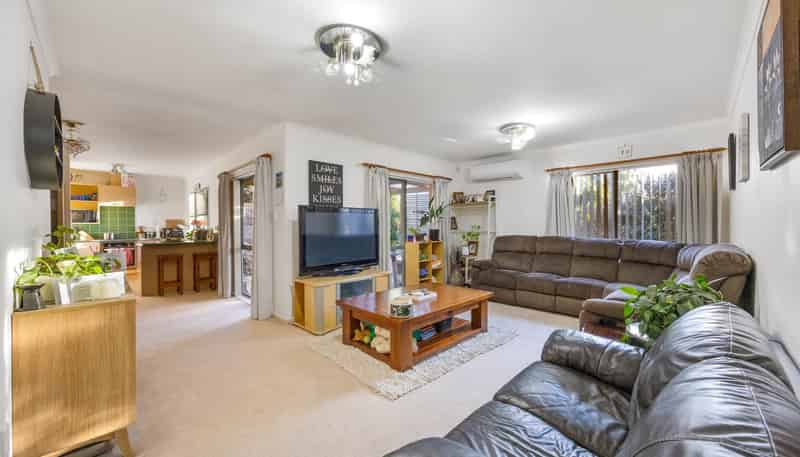 10 Lake Panorama Drive, Henderson
