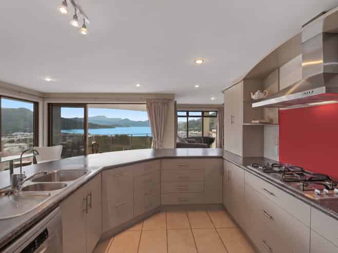 6 Moana Heights, Waikawa