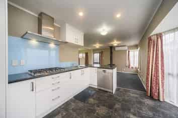 110 Amberley Avenue , Westbrook