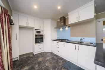 110 Amberley Avenue , Westbrook