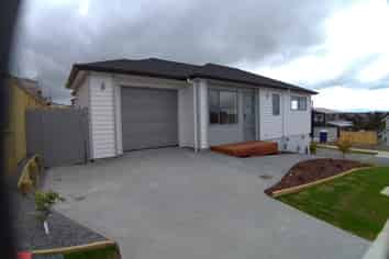 19 a Pommes Way, Millwater