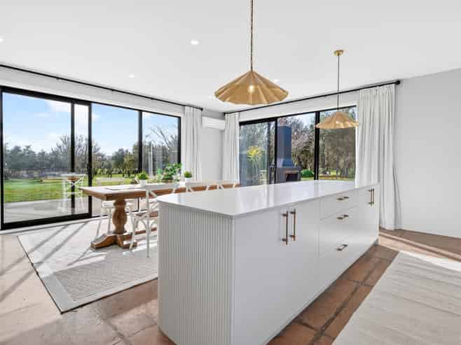 9/239 Lake Ferry Road, Martinborough