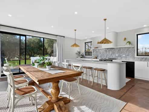 9/239 Lake Ferry Road, Martinborough