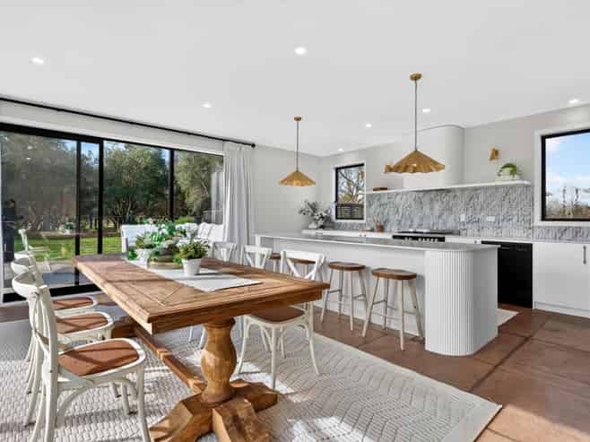 9/239 Lake Ferry Road, Martinborough