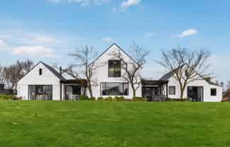 9/239 Lake Ferry Road, Martinborough