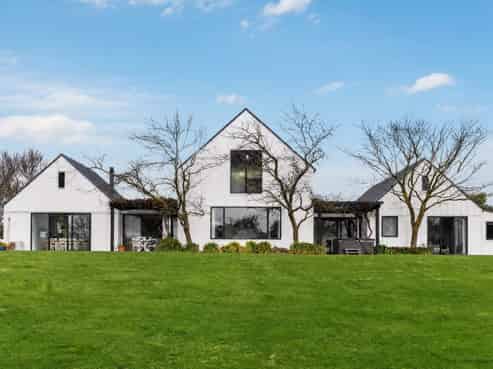9/239 Lake Ferry Road, Martinborough