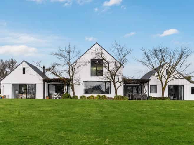9/239 Lake Ferry Road, Martinborough