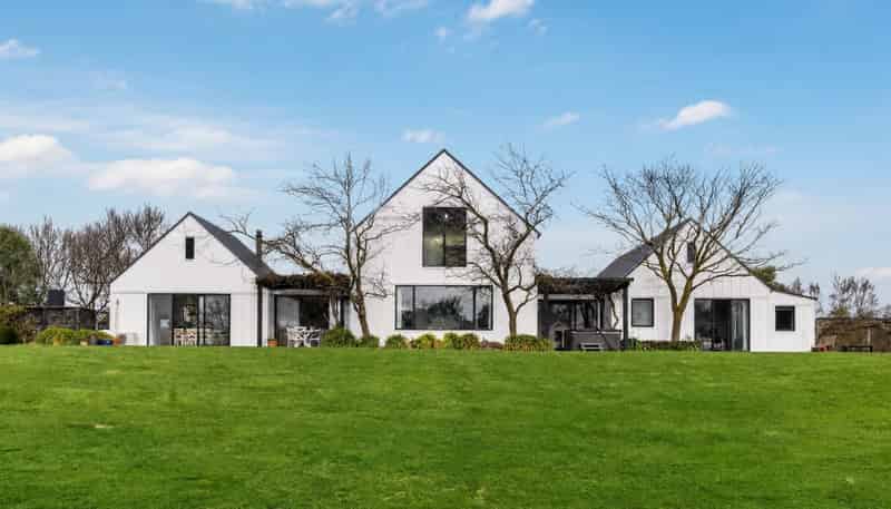 9/239 Lake Ferry Road, Martinborough