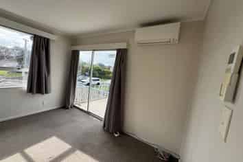 Flat 4/2 Riverview Road, Panmure