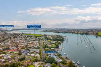 Flat 4/2 Riverview Road, Panmure