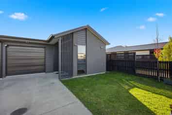 10 Inaka Place, Poike