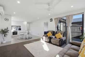 10 Inaka Place, Poike
